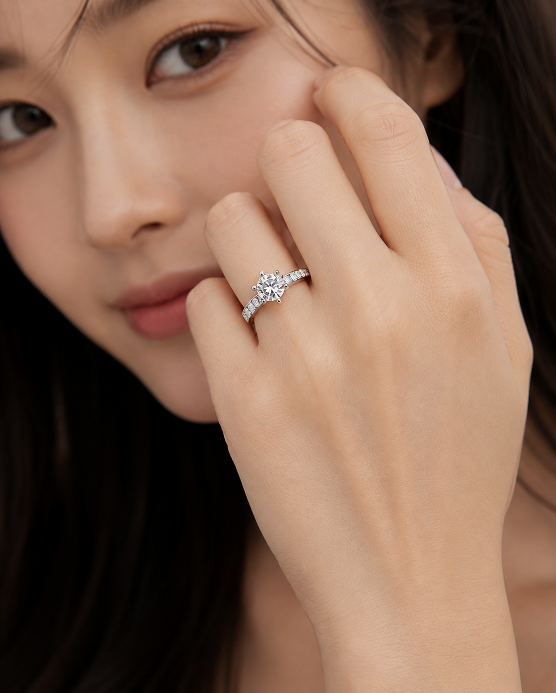 Round Brilliant Diamond Engagement Ring