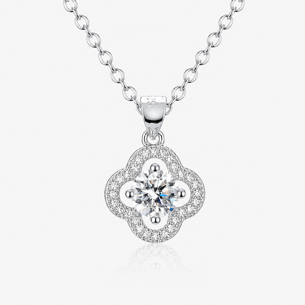Luna Clover Radiance Pendant Necklace