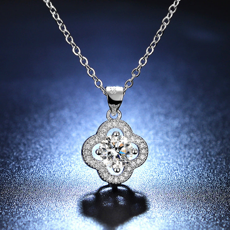 Luna Clover Radiance Pendant Necklace